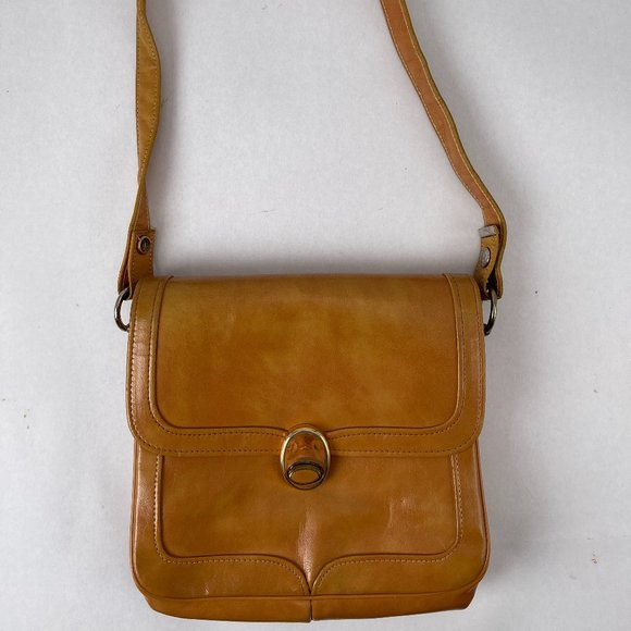 Empress Handbags - Vintage 1960s Empress Shoulder Handbag, Multiple Interior Dividers, Tan